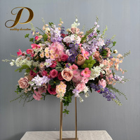 Handgemaakte kunstbloemenbal arrangement op maat, roze bruiloft tafeldecoratie voor evenementen en ceremonies