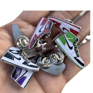 Broche de Aleación Edición Limitada <span class=keywords><strong>Air</strong></span> Jordan Classic con Logotipo Personalizado para Graduación y Navidad - Product Image 5