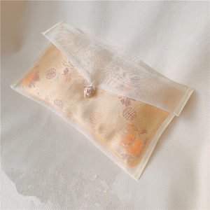 Bolsa de Regalo de Organza Gris Personalizada Fuchen OP para Ropa con Botón de Perla - Product Image 3