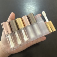 ISMAN Vente en gros Tube de brillant à lèvres rond 6ml avec capuchon Gun Metal Gold Rose Gold, applicateur à grande brosse, flacon pour huile à lèvres et correcteur, logo personnalisé