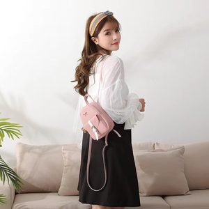 Sac à dos élégant en cuir PU pour femme, design moderne et durable avec fermeture éclair, idéal pour l'été – Prix avantageux - Product Image 2