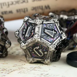 Commercio all'ingrosso della fabbrica di metallo dadi produttori logo personalizzato in metallo dadi poliedrici nuovo Design D & D dadi RPG per gioco da tavolo