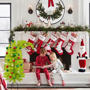 Árbol de Navidad Decorativo de 90 cm con Cabeza Inclinada para Jardín, Árbol de Navidad de PVC con Cuello Torcido - Product Image 1