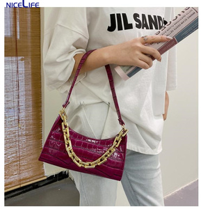 2025 à <span class=keywords><strong>la</strong></span> mode dames en relief aisselle sac nouvelle génération pierre chaîne décorée main transporter épaule sac à dos femmes messager - Product Image 6