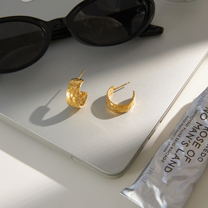 <span class=keywords><strong>Orecchini</strong></span> a Cerchio Minimalisti J&D Fashion, Placcati in Oro 18K, Acciaio Inossidabile, Design Classico con Texture a Martello - Product Image 3