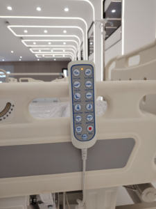 Letto di ospedale manuale con testa e coda in legno massello con torcia elettrica a foro vasino centrale Design medico-realizzato in ABS - Product Image 5