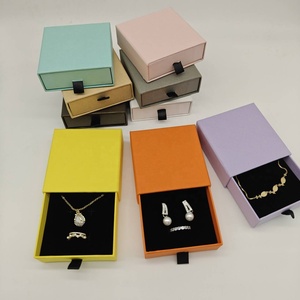 Caja de Joyería Pequeña y Elegante |   Estuche Deslizante con Cinta Adhesiva |   Fabricante de Materiales Ecológicos - Product Image 2