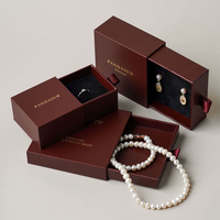 Boîte de papier à tiroir coulissant de luxe de haute qualité avec logo d'estampage en or personnalisé Boîte d'emballage de bijoux bordeaux avec ruban