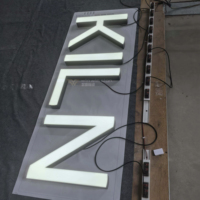 Letrero Personalizado de Alta Gama para Fachada y Pared con Logotipo, Letras de Acero Inoxidable Pintadas de 50 mm de Grosor con Iluminación Frontal y Brillo Uniforme