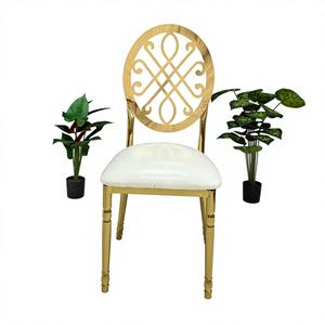 Silla de Comedor Apilable de Metal Dorado para Eventos y Bodas al Aire Libre, con Cojín Blanco, para Decoración de Fiestas - Product Image 1