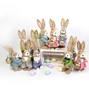GY BSCI Natural Straw Easter Decoration Sitting Rabbit Easter Bunny Decoration Outdoor Straw Carrot Decor