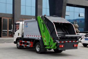 2024 Factory Hot Sale Sinotruk HOWO 4X2 6cbm Compactor Garbage Truck Price - Product Image 2