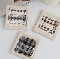 Sous-verres à pompons faits à la main pour le thé de l'après-midi au bureau, tasses, plateaux à café, dessous de verre épais résistants à la chaleur