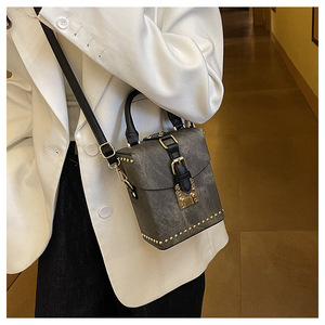 Bolso de hombro con caja de ocio de diseñador de lujo para mujer, nuevo estilo coreano de primavera, caja de moda Simple, bolso cruzado de hombro para mujer - Product Image 2