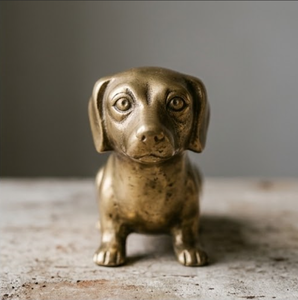 BRASS DOG- Figurine de Teckel en Laiton Vintage - Statue de Chien Miniature Antique pour Décoration d'Intérieur (11 CM X 5.5 CM X 13.5 CM) - Product Image 5