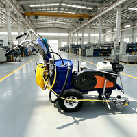 Machine de marquage routier avec une largeur minimale de 20 cm pour un travail de marquage de détails fins
