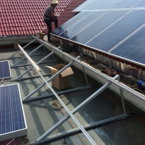 Système <span class=keywords><strong>de</strong></span> montage solaire pour toit plat SunRack avec supports en aluminium réglables pour une installation sécurisée des <span class=keywords><strong>panneaux</strong></span> photovoltaïques - Product Image 6