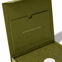 Boîte à bijoux personnalisée haut de gamme en carton gris avec autocollant de lamination vert mat, fermeture magnétique, pour collier et boucles d'oreilles