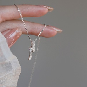 Collier minimaliste en argent pur S925 avec perle d'eau douce pour femmes, tendance et luxueux, mode de niche - Product Image 1