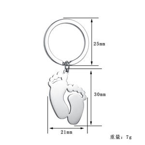 Pendentif pieds de bébé en acier inoxydable avec collier gravé plaqué or pour la fête des mères, mariage ou fête, idée cadeau - Product Image 2