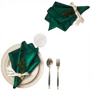Ensemble de serviettes de table carrées en satin de luxe modernes 20x20 pouces, jetables et réutilisables, lavables pour événements à domicile, en polyester de qualité supérieure - Product Image 3