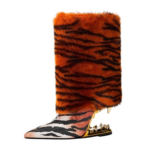 Botines de tacón de cuña con forma de dientes de piel para mujer, botines cortos con punta estrecha y estampado, zapatos de diseñador para escenario - Product Image 4