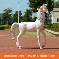 Sculpture de cheval licorne en résine à crinière arc-en-ciel en fibre de verre, figurine décorative pour événements à thème d'anniversaire