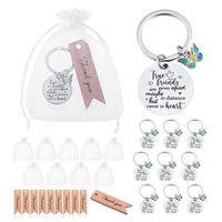 Porte-clés en acier inoxydable gravé sur mesure en forme de cœur avec breloque abeille et citation inspirante, cadeau souvenir en gros avec sac en organza
