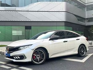 <span class=keywords><strong>Honda</strong></span> <span class=keywords><strong>Civic</strong></span> <span class=keywords><strong>2019</strong></span> 1.5T 220TURBO Sport Manuale - Product Image 1