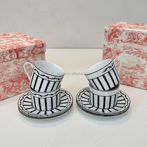 Ensemble de tasses et soucoupes à café rayées noir et blanc, luxueuses et très vendues, dans un coffret cadeau pour fêtes et anniversaires - Product Image 5