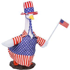 Decoración para el Día de la Independencia/Día de los Caídos, Estatua de Uncle Sam con Traje de Ganso de 23 Pulgadas para Jardín o Porche, 4 de Julio - Product Image 1
