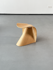 Taburete de Diseño al por Mayor con Forma de Mariposa, Taburete Curvo de Contrachapado, Chapa de Madera de Poros Abiertos, Asiento Minimalista para Entrada B2B - Product Image 2