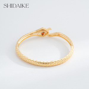 <span class=keywords><strong>Bracelet</strong></span> à breloques de mode pour dames élégantes en laiton zircon plaqué or 18 carats Options personnalisées disponibles-Design serpent Design ouvert en gros - Product Image 3