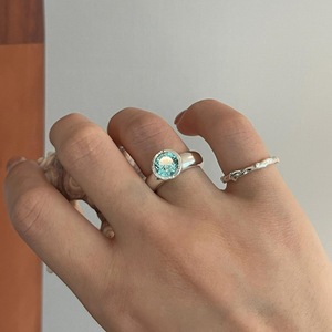 Bague en argent pur S925 pour femme, faite à la main, motif martelé, style antique de luxe, incrustation de diamant vert menthe, hémisphère Palaiba - Product Image 3