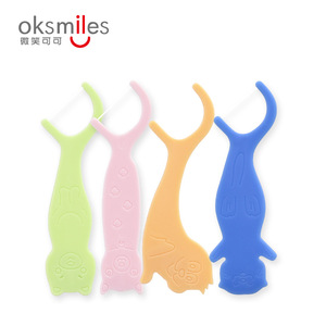 Oksmiles Palillos de hilo dental para niños con sabor a frutas, portátiles, 60 piezas por paquete, herramientas de cuidado bucal para niños - Product Image 1
