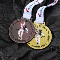 Échantillon gratuit Personnalisé Métal Football 3D Médaille En Alliage De Zinc Football Sport Médaille Or Argent Cuivre Judo Karaté Taekwondo Médaille
