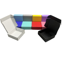 Boîte d'expédition multicolores en stock, prête à être expédiée, carton pliable de tailles assorties pour les marques de commerce électronique et l'emballage de livraison rapide