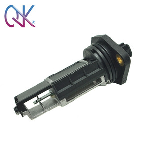 เครื่องวัดการไหลของอากาศ 077133471D สำหรับ Audi A8 เซ็นเซอร์ MAF เส้นผ่านศูนย์กลางภายใน 70 มม. เกียร์อัตโนมัติ - Product Image 1