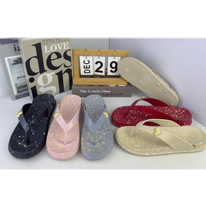 Haute qualité nouvelles filles tongs Durable anti-dérapant et pieds nus intérieur extérieur à la mode léger décontracté pour pantoufles - Product Image 1