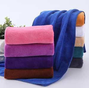 Serviette de Salon en Microfibre 400 GSM Séchage Rapide Absorbante Résistante à l'Eau de Javel Taille Personnalisée Réutilisable Prix Usine Coiffure - Product Image 3