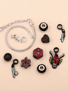 Pulsera <span class=keywords><strong>de</strong></span> moda con temática Hellfire <span class=keywords><strong>Club</strong></span>, pulsera con dijes <span class=keywords><strong>de</strong></span> dados y espadas <span class=keywords><strong>de</strong></span> esmalte negro y rojo, <span class=keywords><strong>pulseras</strong></span> retro <span class=keywords><strong>de</strong></span> película para chicas - Product Image 5