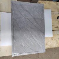 Porte invisible encastrée dans le sous-sol, intégrée électriquement et manuellement, sûre, silencieuse et au design haut de gamme