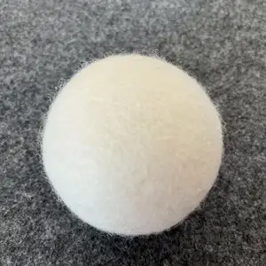 Best Seller 2024 Natural hecho a mano reutilizable Diy bola seca de fieltro 100% Nueva Zelanda lana sin perfume bolas de lavandería de lana