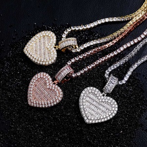 Nouveau 57mm x 40mm Hip Hop Iced Out DIY Cadre <span class=keywords><strong>Photo</strong></span> CZ Pendentif <span class=keywords><strong>Personnalisé</strong></span> Image Coeur <span class=keywords><strong>Photo</strong></span> Médaillon Hiphop Pendentif Collier Chaîne De Tennis - Product Image 1