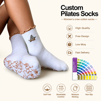Chaussettes de yoga antidérapantes en coton tricoté pour femme, avec logo personnalisé OEM, manchette à volants, pour le Pilates et les entraînements printaniers