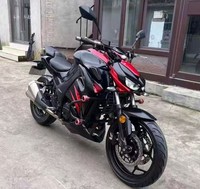 Motocicleta Deportiva Kawasaki Z1000 de 1000cc, Cuatro Cilindros, Refrigerada por Agua, Estilo Naked, de Alta Gama, Tipo Street Fighter
