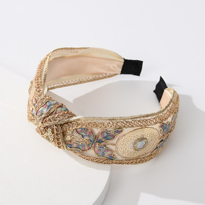 Serre-tête élégant papillon à sequins, large, brodé, pour femme, idéal pour les fêtes, en tissu, fait main, origine Yiwu - Product Image 1