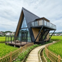 Cabane Modulaire en Acier Économe en Énergie en Forme de Triangle avec Grande Fenêtre au Sol pour Hébergement de Vacances en Montagne et Gîte Panoramique