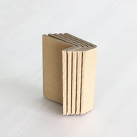 Protection d'angle en carton en forme de L pour emballage de panneaux de porte