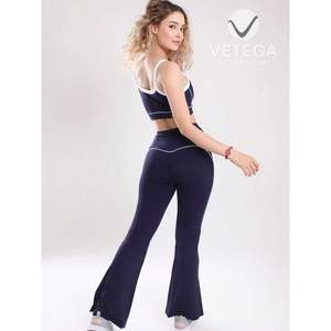 Conjunto de Yoga Bicolor Azul Marino Vetega con Sujetador Acolchado, Almohadillas Extraíbles, Leggings de Cintura Alta y Tejido Elástico en Cuatro Direcciones sin Costuras para Mujer - Product Image 5